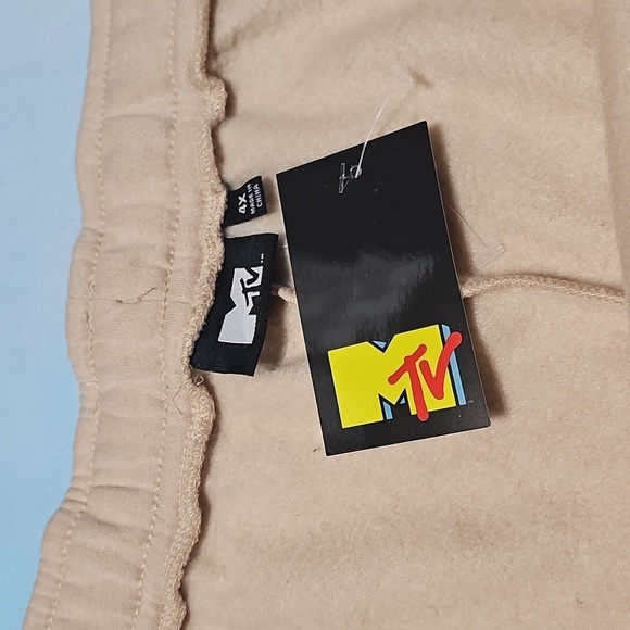 MTV Feel The Music Sunflower Beige Sweat Shorts Size 4X New - Picture 5 of 7